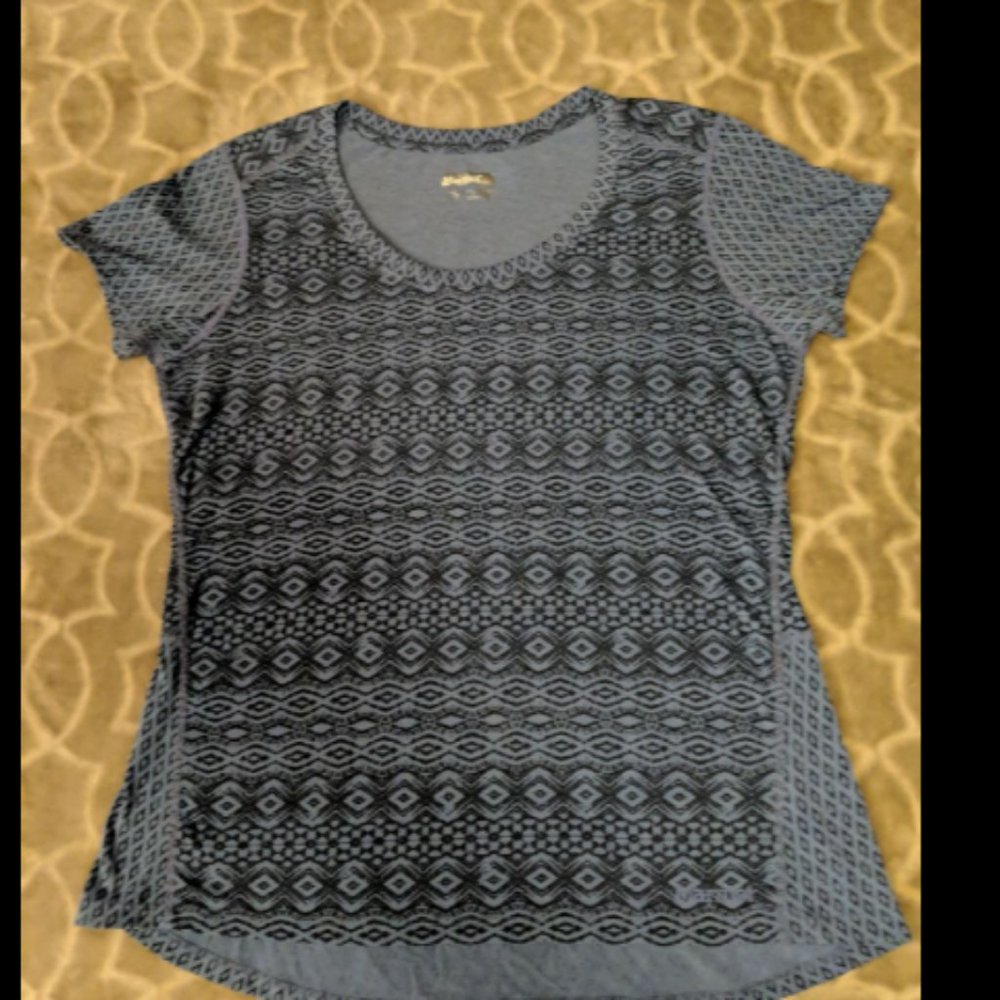 💖 $5 Marmot scoop neck tshirt